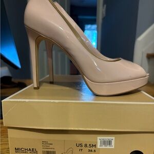 Great condition ,size 8.5